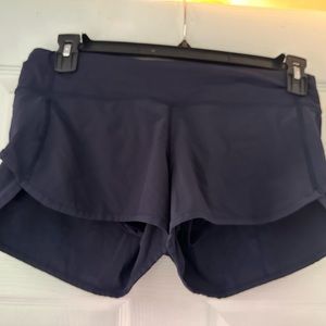 Lululemon women's jogging shorts, size 6 gently used